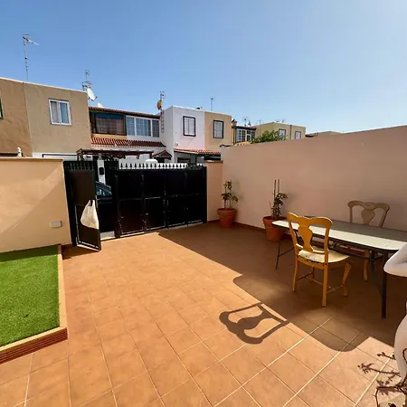Сasa de vacaciones Lovely Terraced House In Costa Del Silencio *